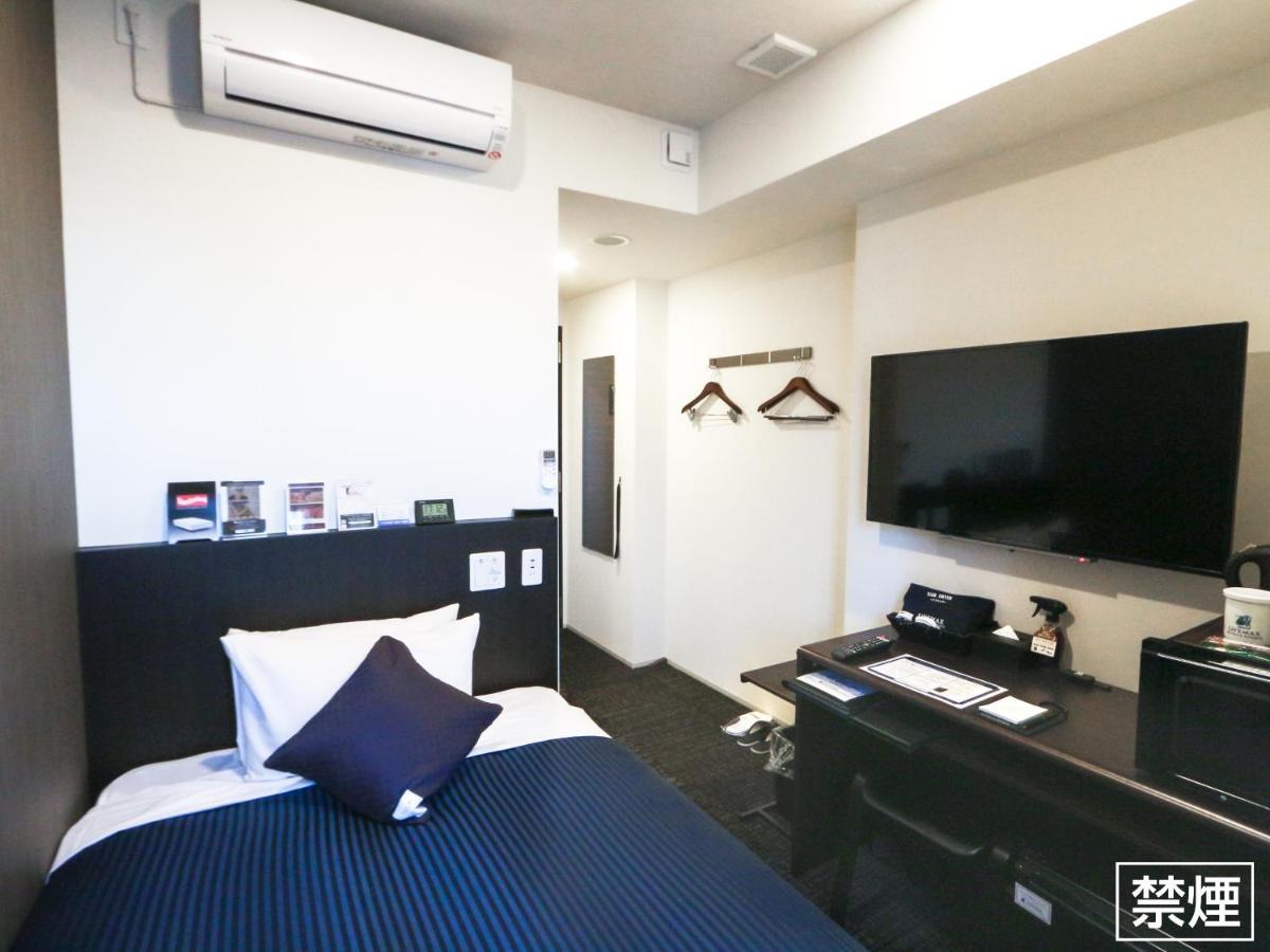 Hotel Livemax Yokohama Stadium Mae Экстерьер фото